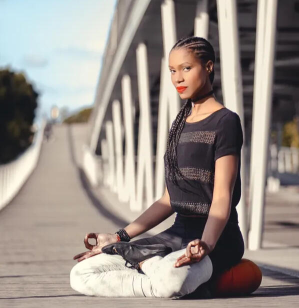 Édith Aynïn (Sophrologie et Méditation Mindfulness) Édith Aynïn (Sophrologie et Méditation Mindfulness)